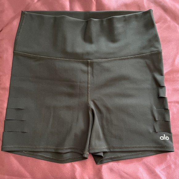 ALO shorts - Picture 1 of 9